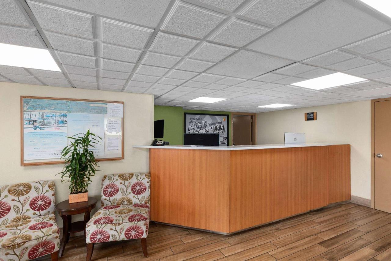 Super 8 By Wyndham Myrtle Beach/Market Common Area Extérieur photo