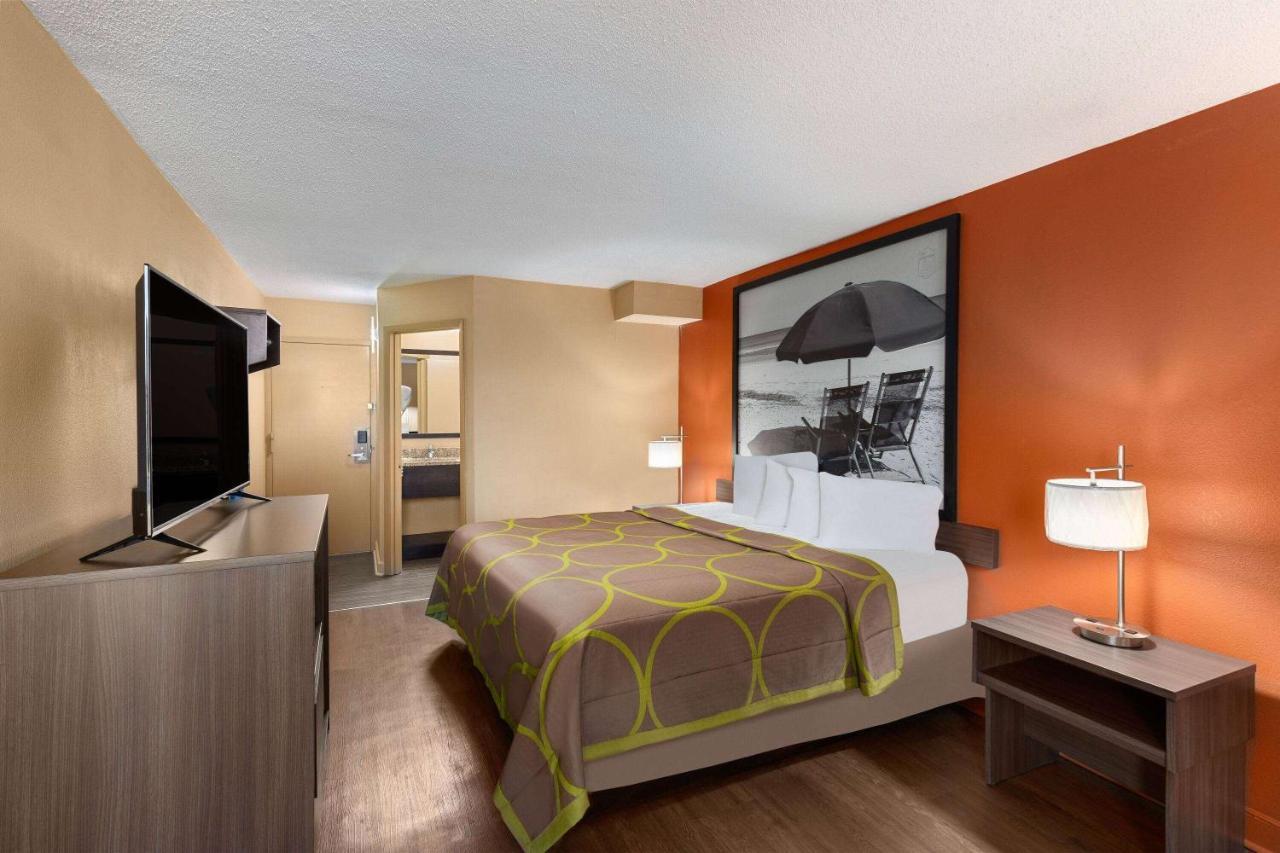 Super 8 By Wyndham Myrtle Beach/Market Common Area Extérieur photo
