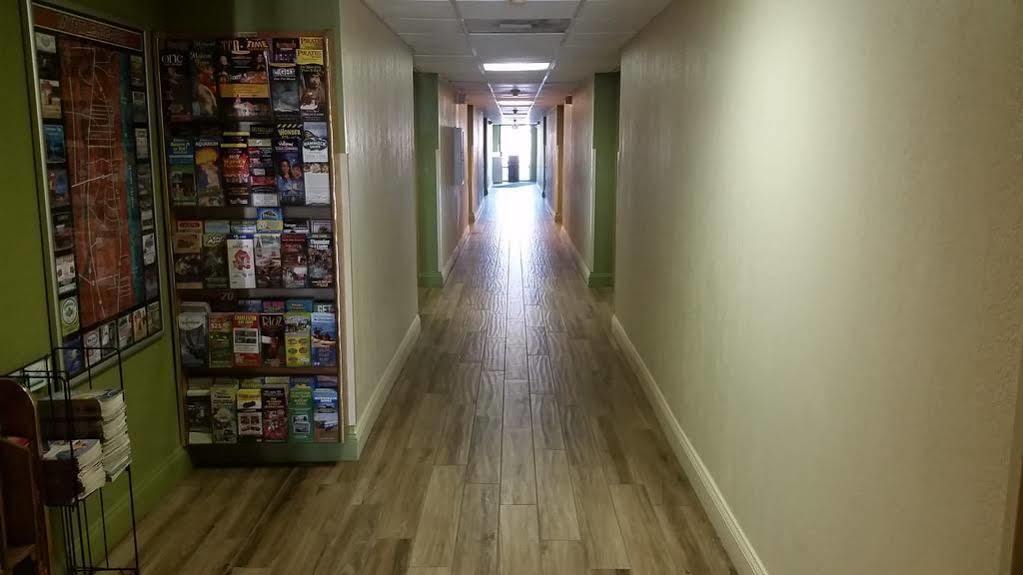 Super 8 By Wyndham Myrtle Beach/Market Common Area Extérieur photo
