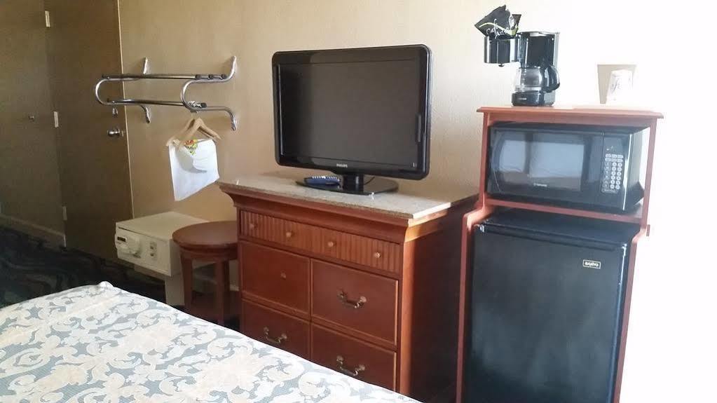 Super 8 By Wyndham Myrtle Beach/Market Common Area Extérieur photo